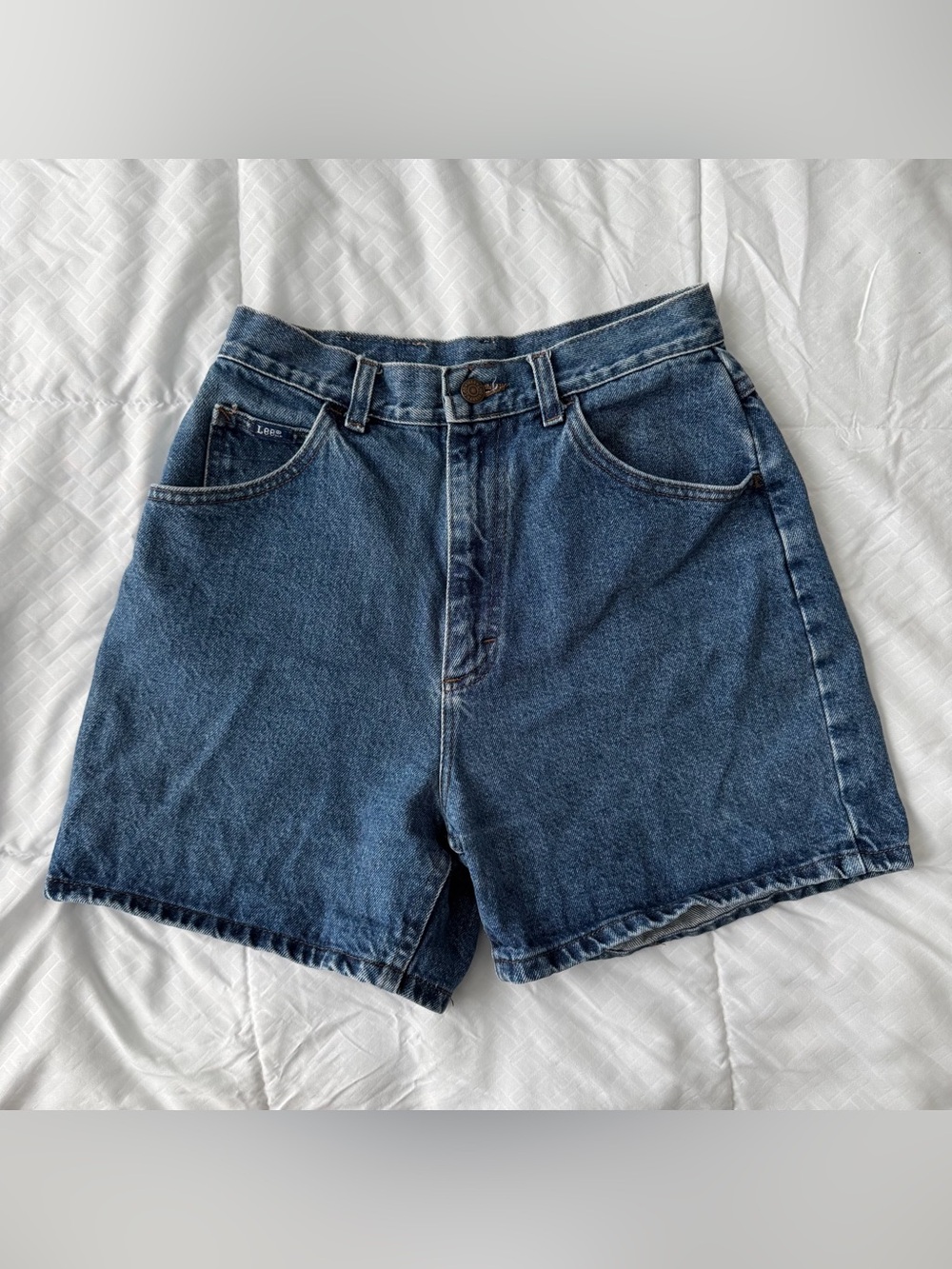 Vintage Lee Mom Jean Shorts Women's 10M 27” Waist Blue High Rise 90s Y2K Jorts